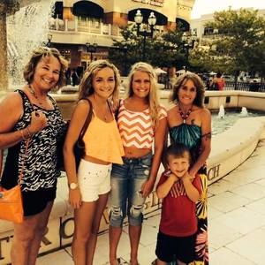 Meet your Posher, Tonya